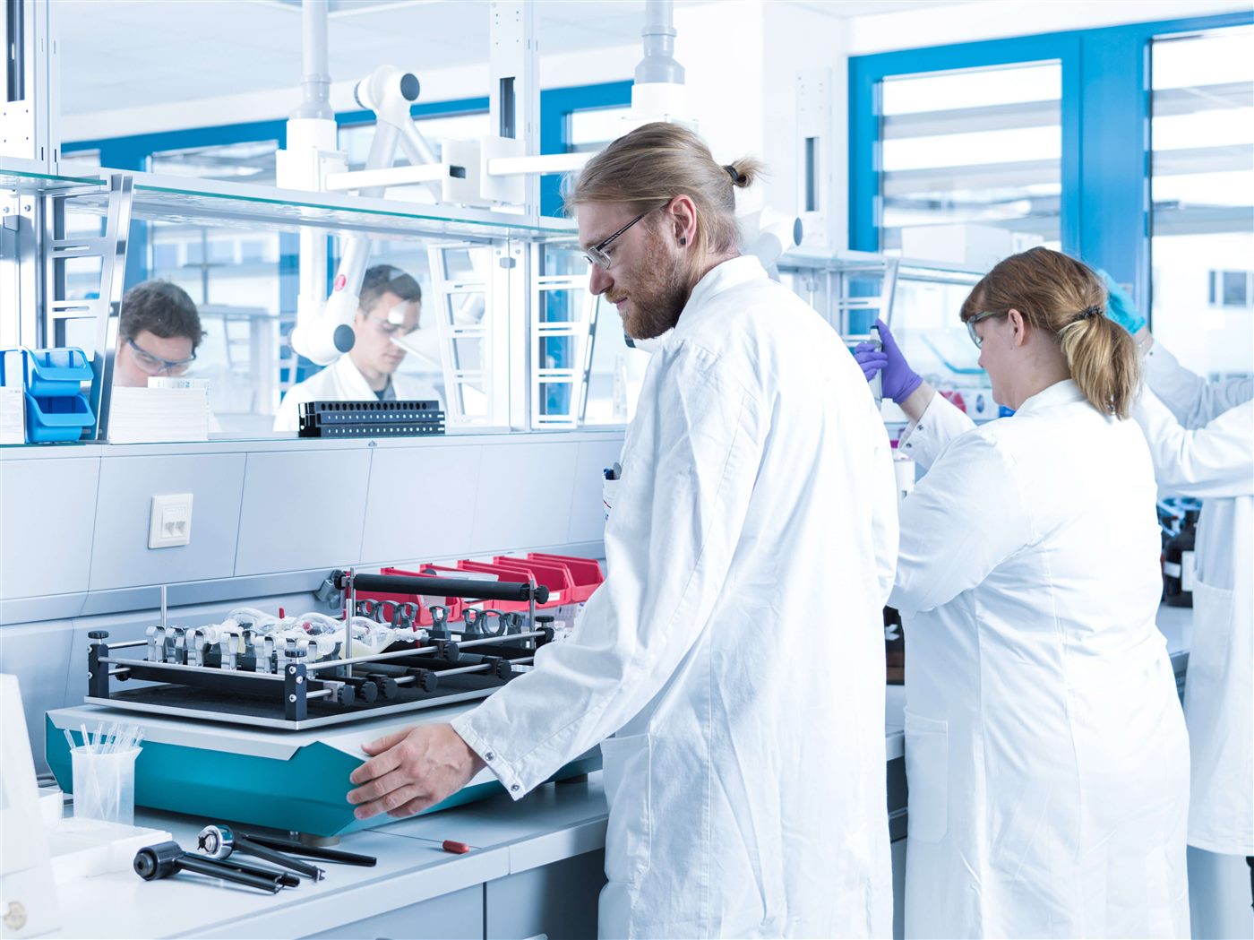 STADA laboratory team at work